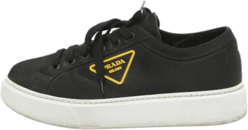 Prada Vintage Pre-owned Canvas sneakers Black Heren