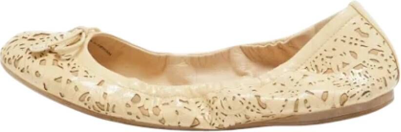 Prada Vintage Pre-owned Leather flats Beige Dames