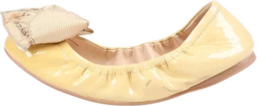 Prada Vintage Pre-owned Leather flats Beige Dames