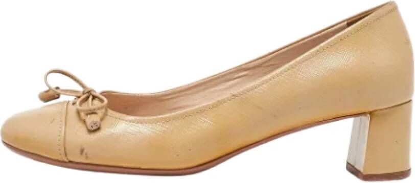 Prada Vintage Pre-owned Leather heels Beige Dames