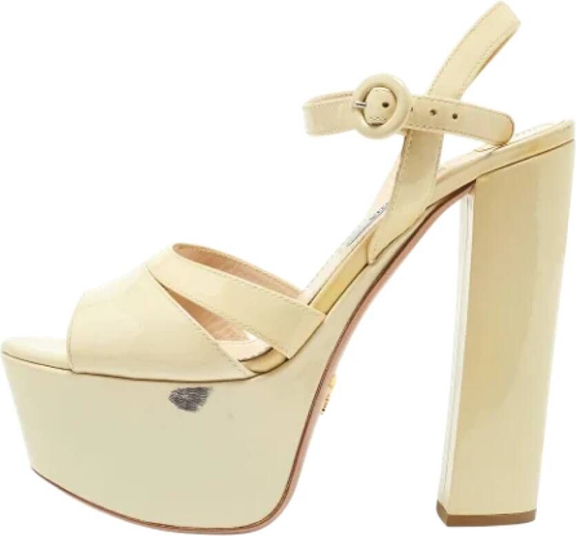 Prada Vintage Pre-owned Leather sandals Beige Dames