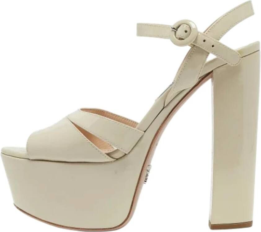 Prada Vintage Pre-owned Leather sandals Beige Dames