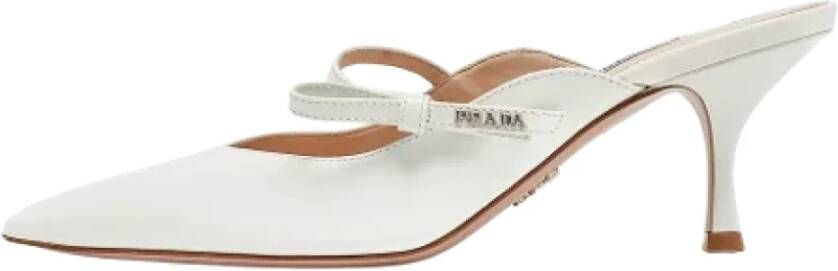 Prada Vintage Pre-owned Leather sandals White Dames