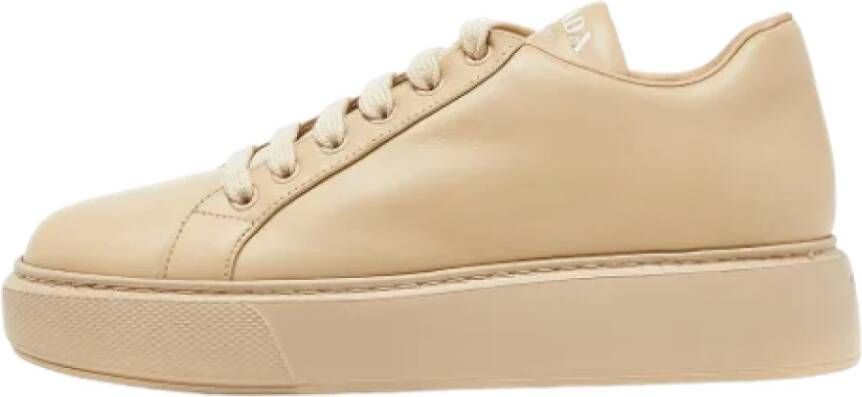 Prada Vintage Pre-owned Leather sneakers Beige Dames