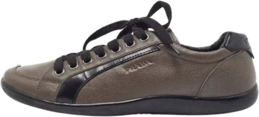 Prada Vintage Pre-owned Leather sneakers Beige Heren