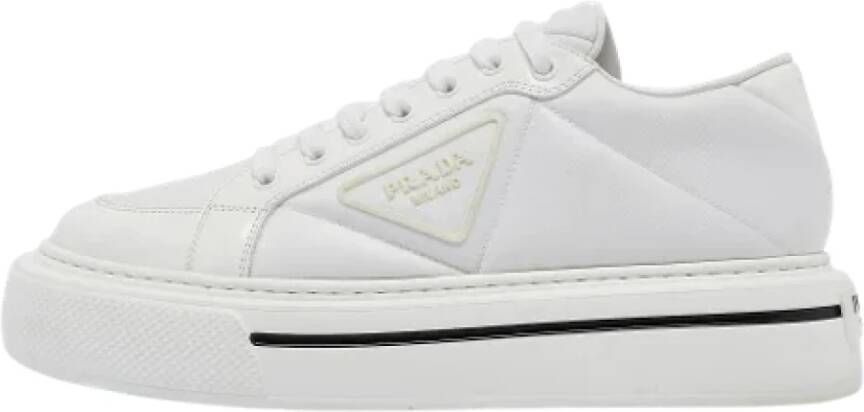 Prada Vintage Pre-owned Leather sneakers White Dames