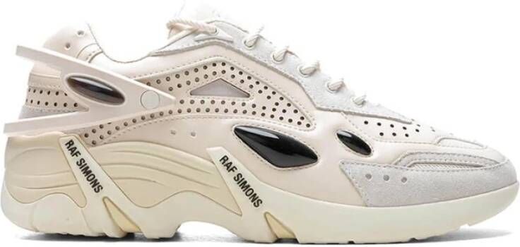 Raf Simons Cylon 21 sneaker met suède en mesh details