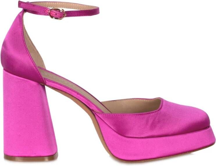 Roberto Festa Pumps met vierkante neus en plateauzool van satijn Pink Dames