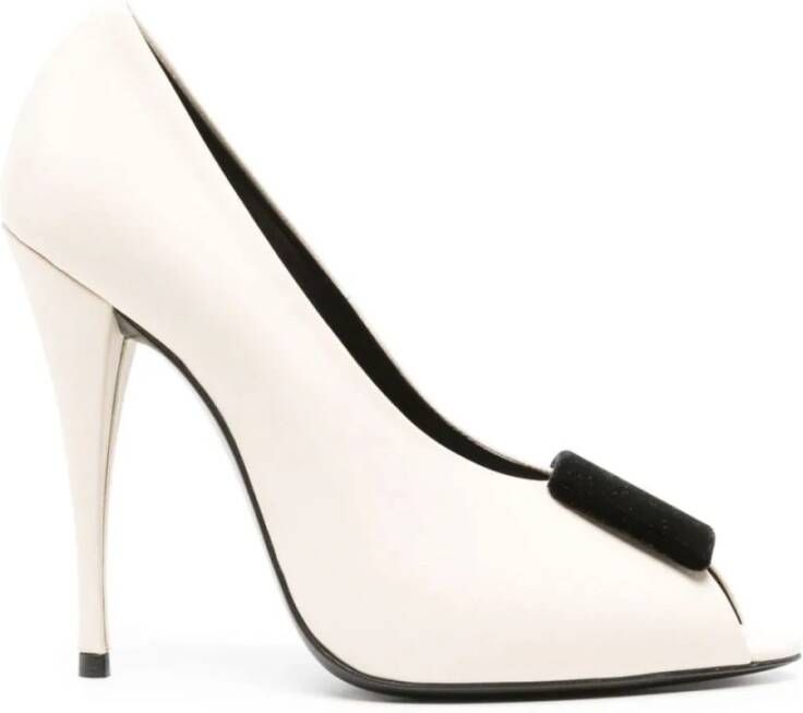 Saint Laurent Elegante Zwarte Leren Pumps Beige Dames