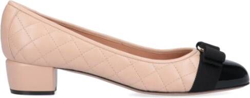 Salvatore Ferragamo Beige en Zwart Nappa Leren Pumps Schoenen Beige Dames