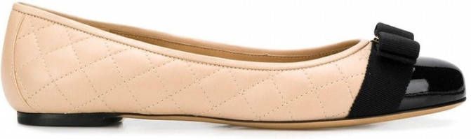 Salvatore Ferragamo Varina Q Platte Schoenen Beige Dames