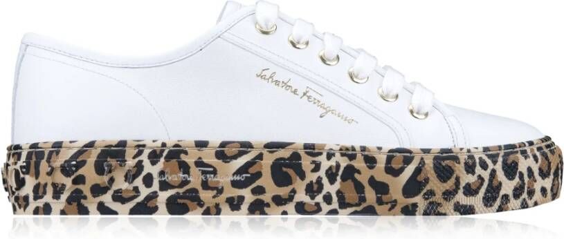 Salvatore Ferragamo Leren Sneakers met Gouden Details White Dames