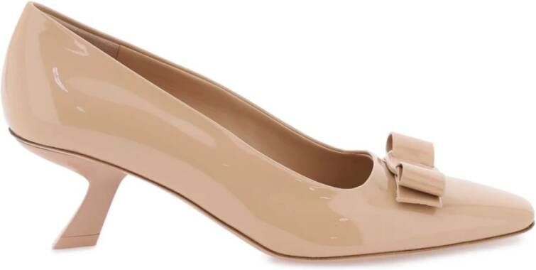 Salvatore Ferragamo Patent Vara Bow Pumps Beige Dames