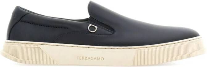 Salvatore Ferragamo Platte schoenen voor vrouwen Black Heren