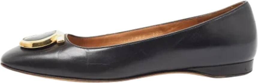 Salvatore Ferragamo Pre-owned Leather flats Black Dames