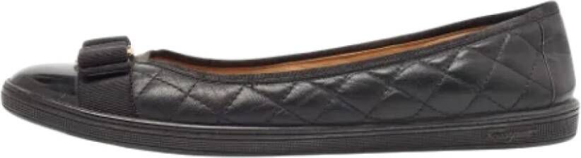 Salvatore Ferragamo Pre-owned Leather flats Black Dames