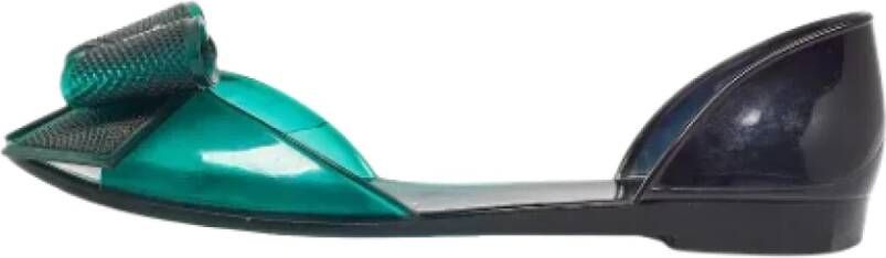 Salvatore Ferragamo Pre-owned Leather flats Green Dames