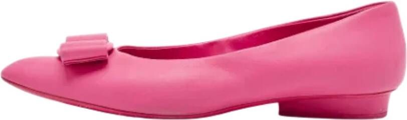 Salvatore Ferragamo Pre-owned Leather flats Pink Dames