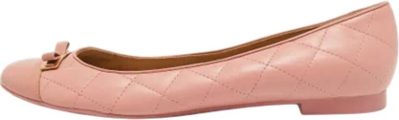 Salvatore Ferragamo Pre-owned Leather flats Pink Dames