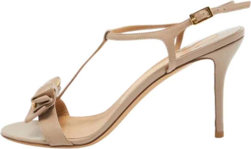 Salvatore Ferragamo Pre-owned Leather heels Beige Dames