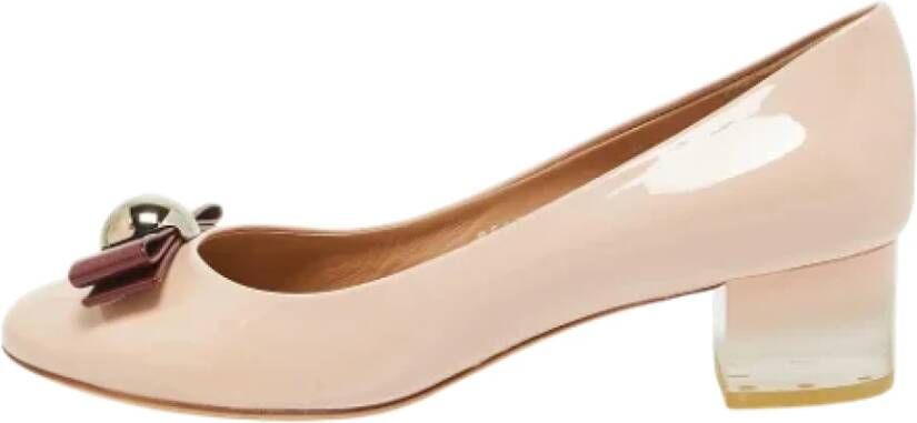 Salvatore Ferragamo Pre-owned Leather heels Beige Dames