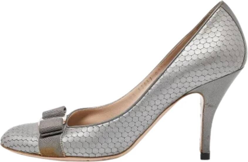 Salvatore Ferragamo Pre-owned Leather heels Gray Dames