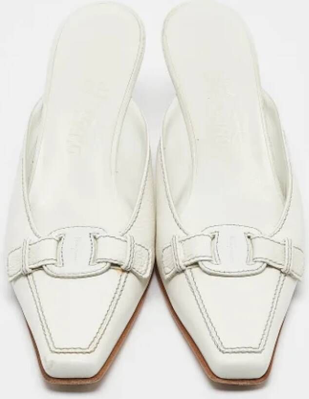 Salvatore Ferragamo Pre-owned Leather sandals White Dames