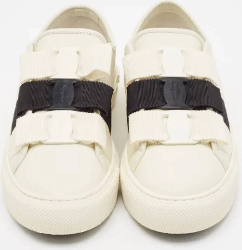 Salvatore Ferragamo Pre-owned Leather sneakers White Dames