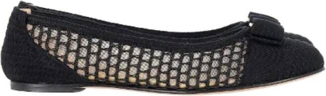 Salvatore Ferragamo Pre-owned Raffia flats Black Dames