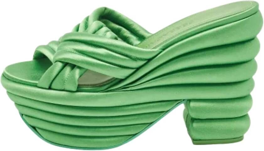 Salvatore Ferragamo Pre-owned Satin sandals Green Dames