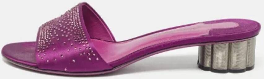 Salvatore Ferragamo Pre-owned Satin sandals Purple Dames