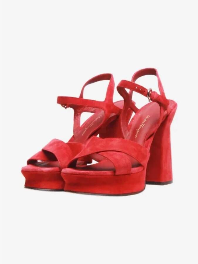 Salvatore Ferragamo Pre-owned Suede sandals Red Dames