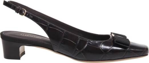 Salvatore Ferragamo Rivada C Sling Pump in Bruin Brown Dames