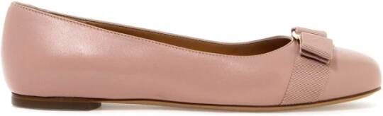 Salvatore Ferragamo Varina Ballet Flats met Vara Strik Pink Dames