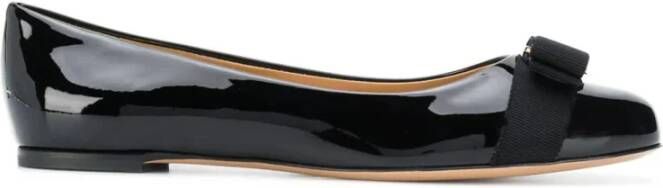 Salvatore Ferragamo Zwarte Lakleren Varina Pumps Black Dames