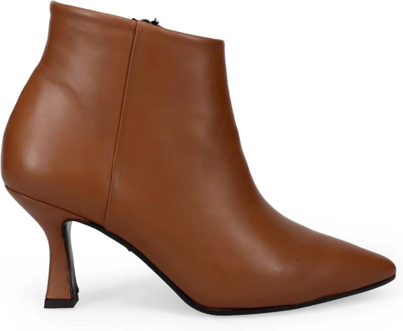 Sangiorgio Bruine Leren Enkellaarzen Elegante Silhouet Brown Dames