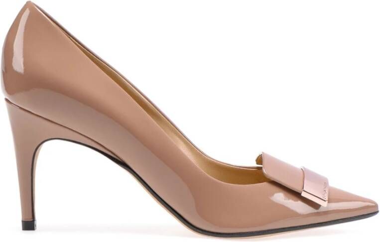 Sergio Rossi Beige Leren Pumps met Puntige Neus Beige Dames