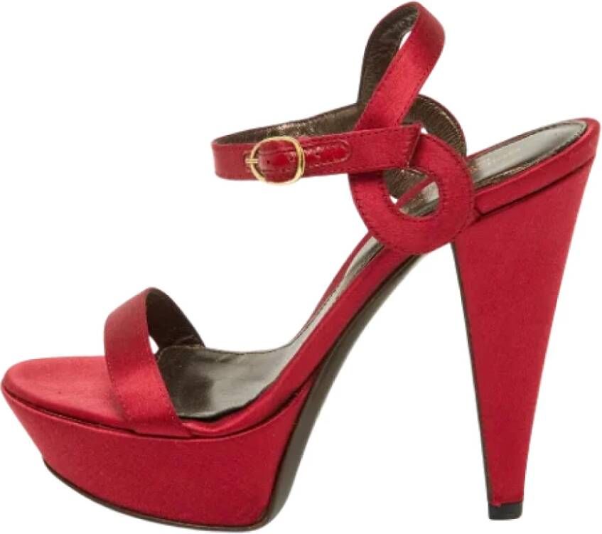 Sergio Rossi Pre-owned Satin sandals Red Dames