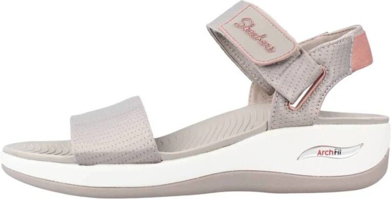 Skechers Stijlvolle Platte Sandalen voor Vrouwen Beige Dames