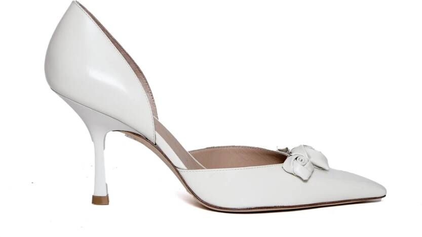 Stuart Weitzman Bianco Kitten Heel Pumps White Dames