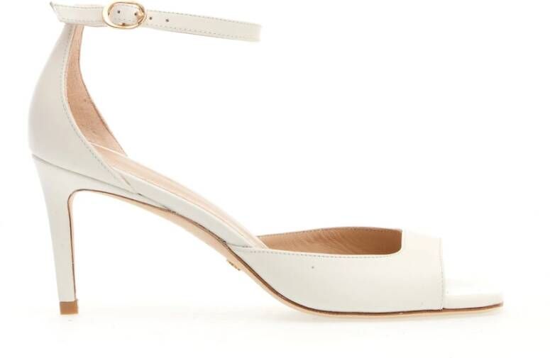 Stuart Weitzman Bianco Leren Sandalen Dunne Hak Beige Dames