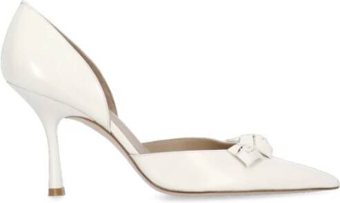 Stuart Weitzman Ivoorleren Décolleté met Bloemdetails Beige Dames