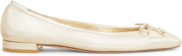 Stuart Weitzman Minimalistische Ballet Flat met Strik Accent Yellow Dames