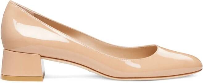 Stuart Weitzman Moderne Twist Pump met Afgeronde Vierkante Neus Beige Dames