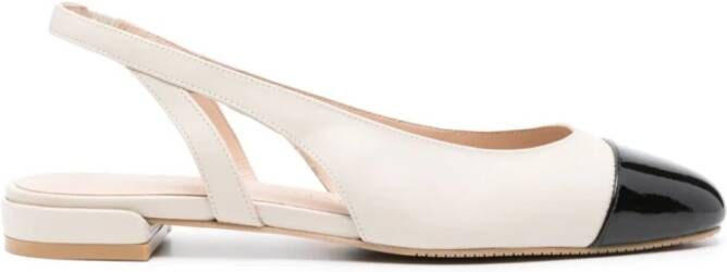 Stuart Weitzman Witte platte schoenen White Dames