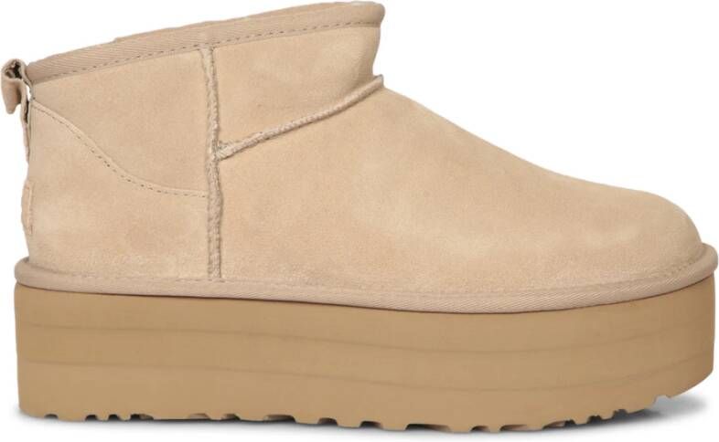 UGG Vachtlaarzen Dames W Classic Ultra Mini Platform Maat: 41 Materiaal: Suède Kleur: Beige