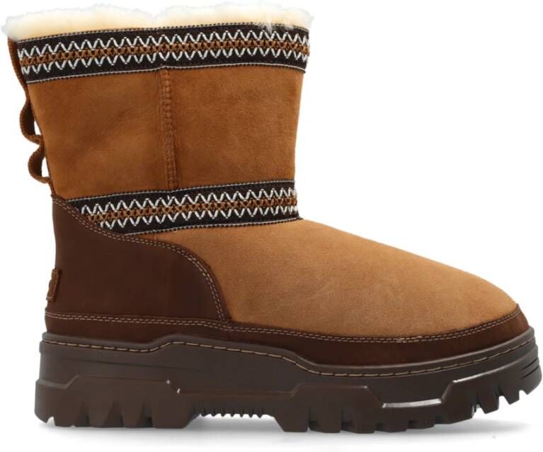 UGG Vachtlaarzen Dames Classic Mini Trailgazer Maat: 37 Materiaal: Suède Kleur: Cognac