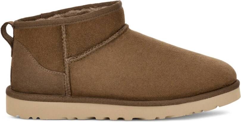 UGG Vachtlaarzen Heren Classic Ultra Mini Maat: 43 Materiaal: Suède Kleur: Taupe