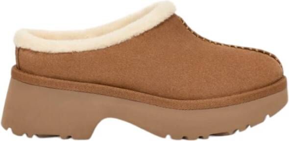 UGG Instappers Dames New Heights Cozy Clog Maat: 40 Materiaal: Suède Kleur: Cognac