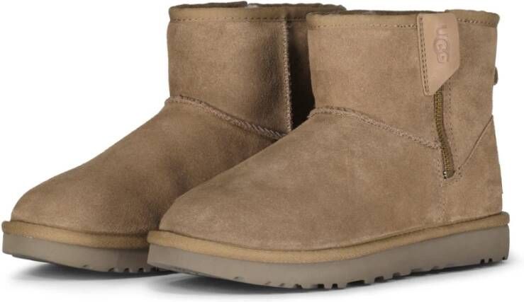 UGG Vachtlaarzen Dames Classic Mini Bailey Zip Maat: 39 Materiaal: Suède Kleur: Camel